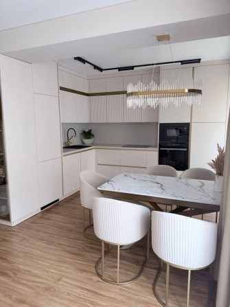 1,5-кімнатна квартира 50,5 м² ЖК Modern | Газове опалення | Дизайнерський ремонт | Ужгород | поруч Б - фото 1