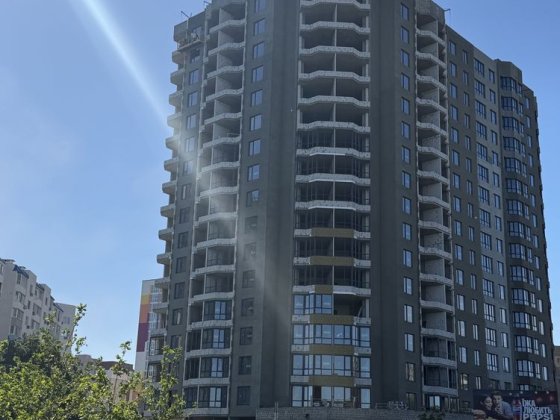 Продаж 1 - кімнатної  квартири з панорамним видом на Дніпро по вул. С. Жужоми 1 Черкаси