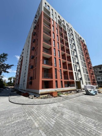 Простора трикімнатна квартира в новобудові ЖК Зоряний - фото 1