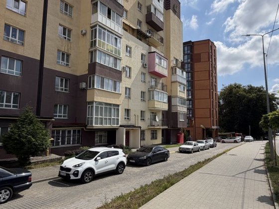 Продаж 3х кім квартири пентхаус Рівненська ТЦ Майдан Чернівці