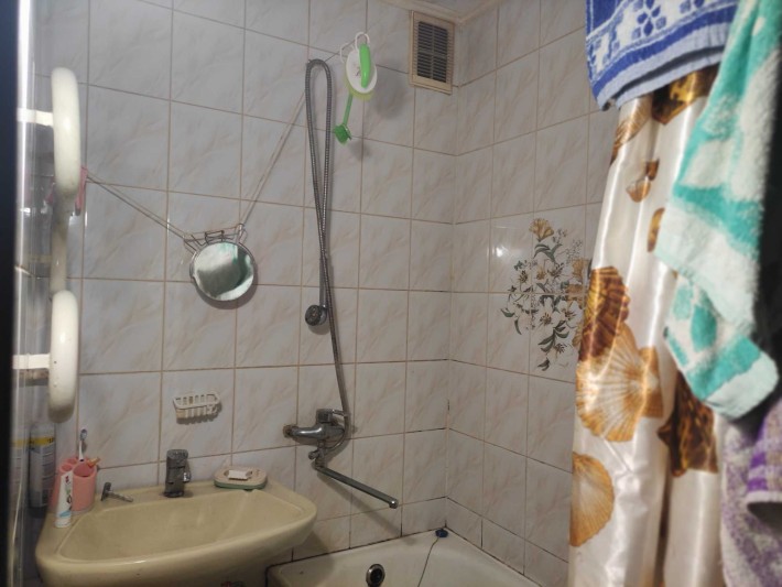 ПРОДАЮ 3-кім.Кв 63м2 Окремі Кімнати. 2балкони.Все поруч РинокТРЦ HOLLYWOOD, Вена - фото 1
