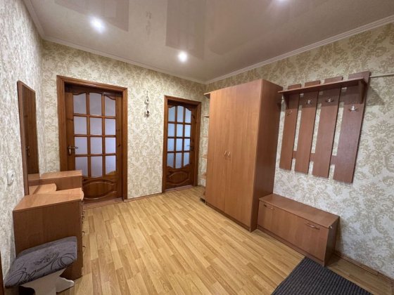 Продам 3-х кімнатну квартиру ЧН, від ВЛАСНИКА, масани, 5 поверх, середина будинку Чернигов
