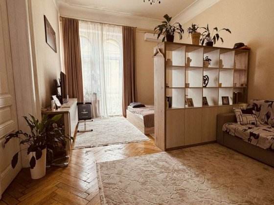 Квартира з виглядом на Драм театр Чернівці
