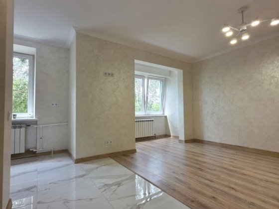 Продається 1-кім Майдан Чернівці