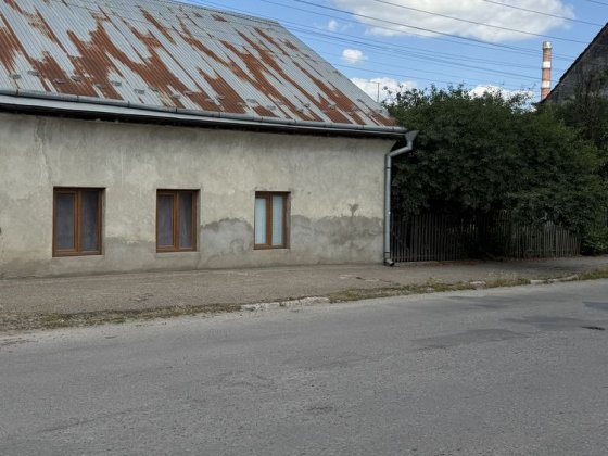 Продам квартиру (частина будинку) захід з вулиці Чернівці