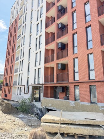 Продаж повноцінної трикімнатної квартири - фото 1