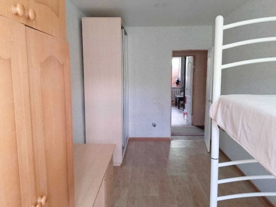 Продам 3-кімнатну квартиру з окремими кімнатами на вул. Льотна, р-н Бойова Чернигов