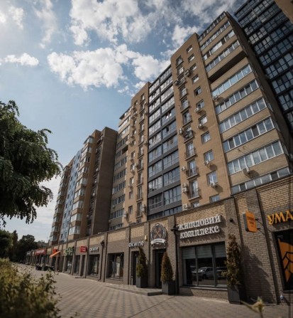 Продаж 2-х  кімнатної квартири в новобудові  Графський комплекс. - фото 1