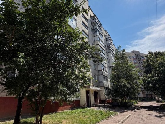 Новинка! 36 м2  Продаж 1 кім квартири+комора своя Чернігів