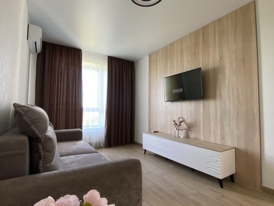 Продається 1-кімнатна квартира з ремонтом та автономним опаленням, 43 м²