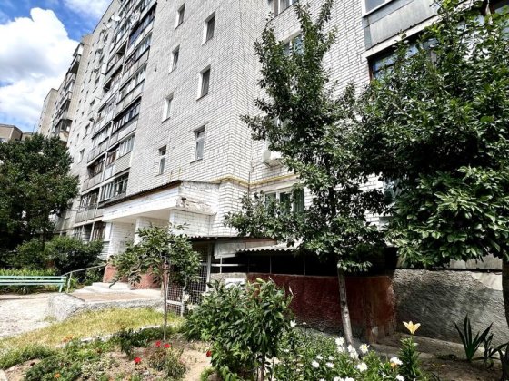 Продаж 2 кімнатної квартири з ремонтом Чернігів
