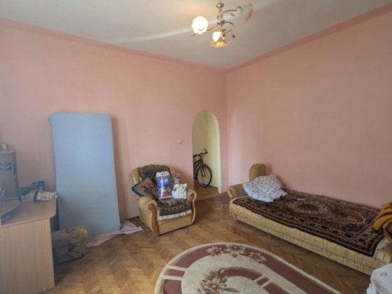 Продається затишна 2-кімнатна квартира в тихому районі проспекту Чернівці