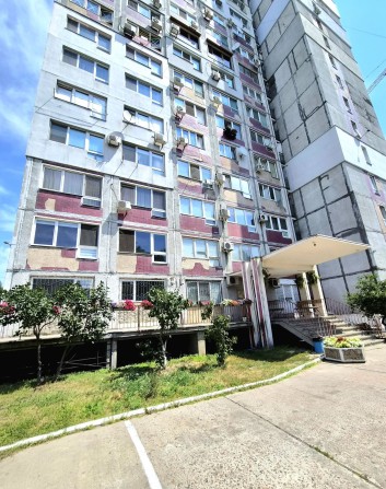 3-кім. кв. із закритим двором та відеонаглядом на бул. Шевченка! - фото 1