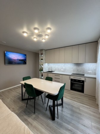 Продаж комфортної 3х кімн. квартири, на центральній Митниці. Новинка - фото 1