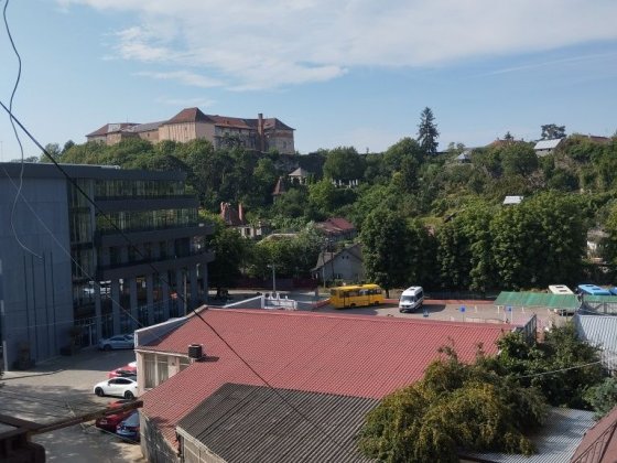 Продається 2 кімнатна квартира в центрі міста