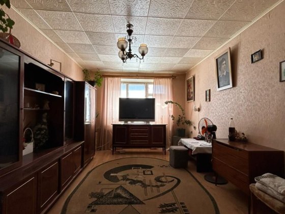 Продам 3-х кімнатну чешку Чернівці
