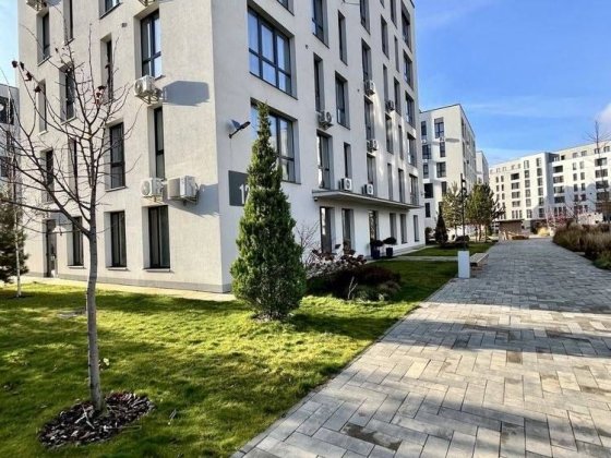 Продаж трикімнітноі квартири в новобудові