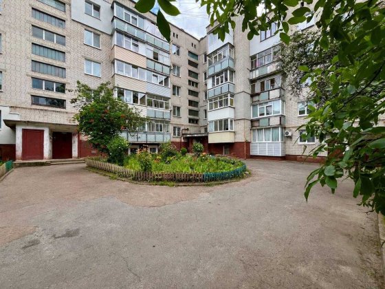 ПРОДАЖ 3-кімнатної квартири в Центрі міста по вул. П`ятницька Чернігів