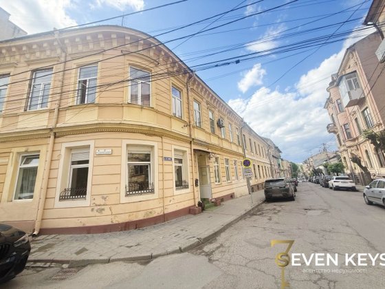 Продаж двохкімнатної квартири на вулиці Конституційна Чернівці
