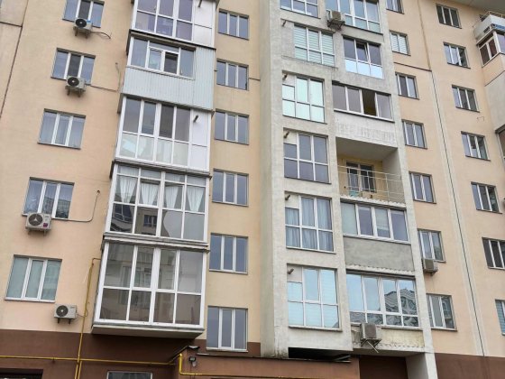Трьохкімнатна квартира-студія, р-н Масани Чернигов