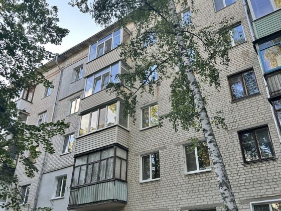 Чернігів Продаж 2 кімнатної квартири в цегляному будинку біля 12 школи Чернігів