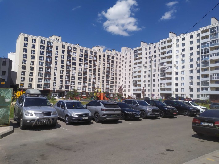 Продам 2-х кімн. квартиру по вул. Незалежності, 21. Від власника! - фото 1