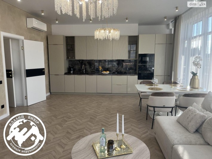 Продаж квартири в Центрі міста - фото 1