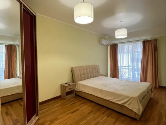 Продається 2-кімнатна квартира по вул. Климпуша
