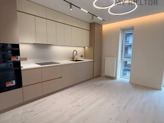 Продаж двокімнатної квартири ЖК West Towers Ужгород