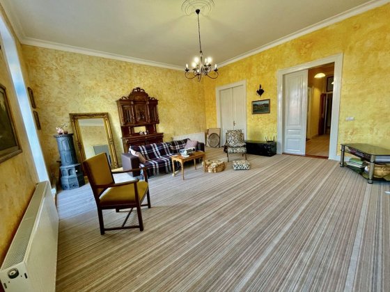Продаж 5 кімнатна квартира центр, Підгірна, м. Ужгород