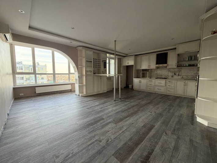 Продам 2-ярусну квартиру з ремонтом. Центр - фото 1