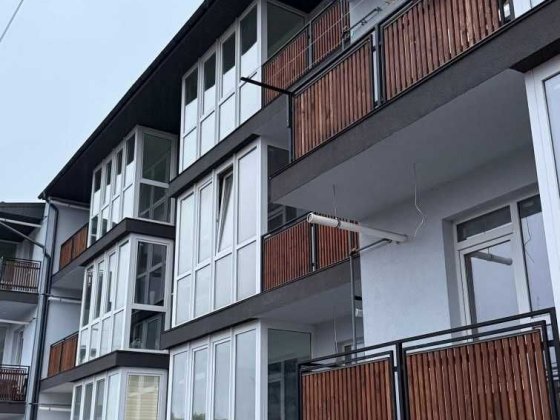 Продаж трикімнатної квартири з ремонтом в новобудові Чернівці
