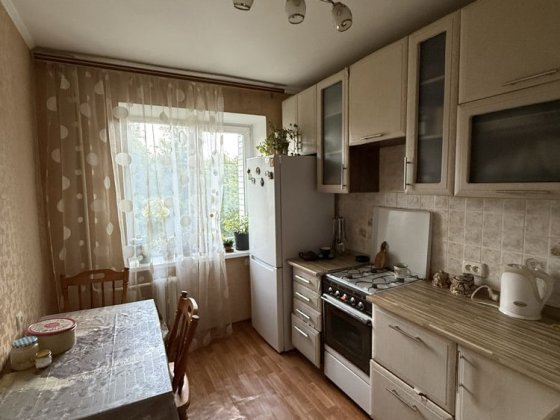 Простора 4-кімнатна квартира в районі Рокоссовського,біля стомат. Чернигов