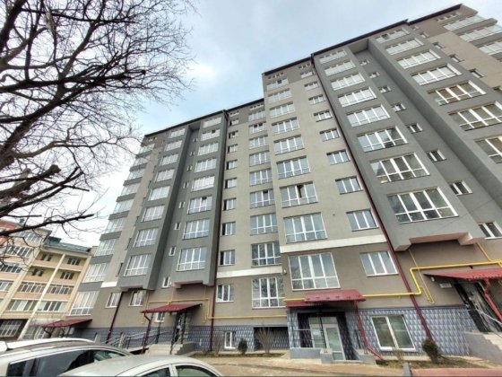 Здана 3-новобудова, біля Тц Проспект Чернівці