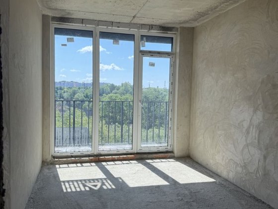 2-ох рівнева в центрі Чернівці