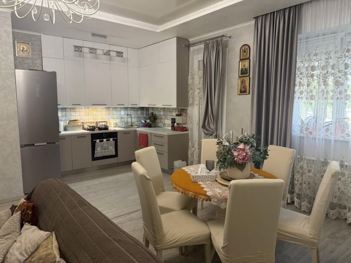 3 кімнатна квартира, в. Срібляста, район Червениці - фото 1