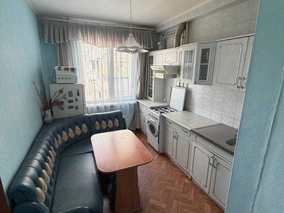 Продам 3-х комн. квартиру, р-н Центр Чернигов