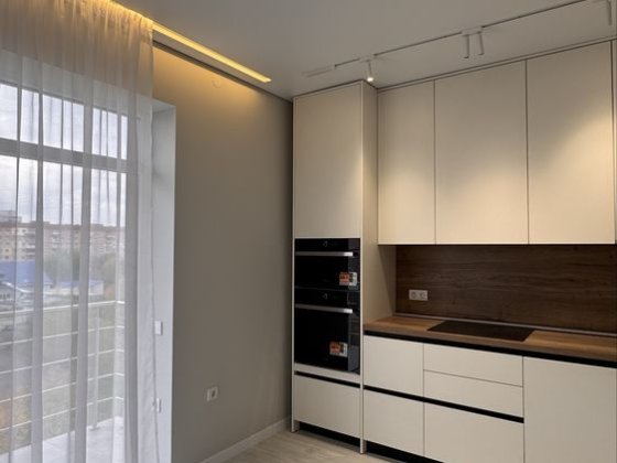 Продається гарна, простора 2-х кімнатна. Боздош. 66 м.кв. Ужгород