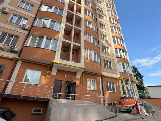 Продаж новобуд 3 х кімн Чернівці Героїв Майдану Щербанюка Чернівці