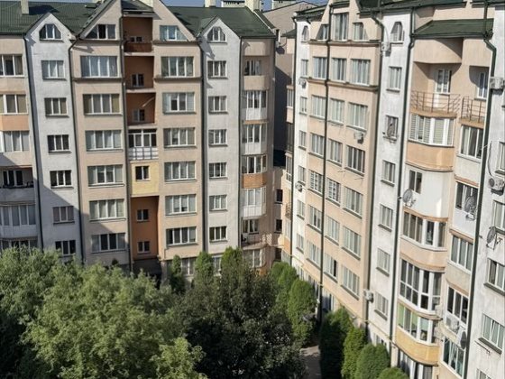3-кімнатна «новобудова» з євроремонтом, вул. Будівельників Чернівці