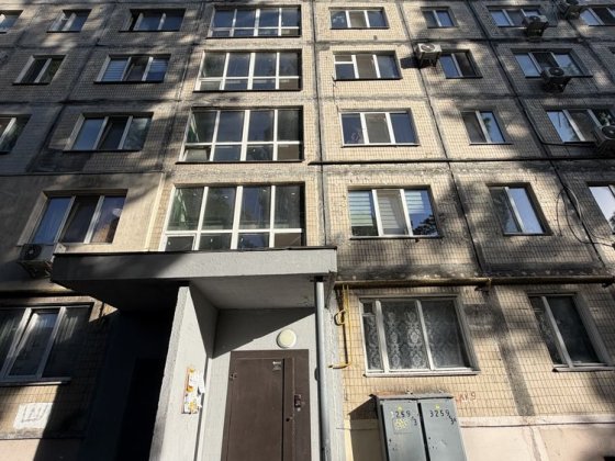 Продаж квартири 2 кімнати Вулиця Зодчих 56 , з поверх Святошинський район  БЕЗ КОМІСІЇ , тільки готі Софіївська Борщагівка
