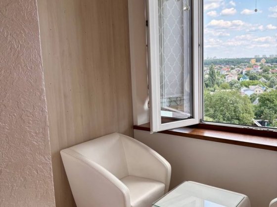Продаж від власника: 2-кімнатна квартира 72 м² з дизайнерським ремонтом і власним гаражем Петропавлівська Борщагівка