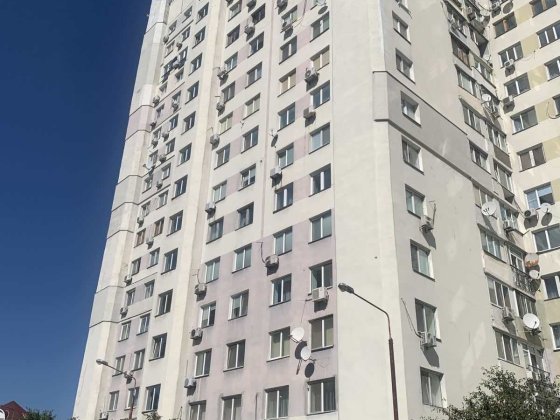 Продаж 1-к квартири  вул. Левка Лукьяненка 2/4. Метро Оболонь. Київ