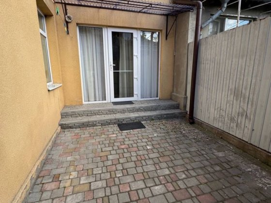 Продам двухуровневую  кварту в центре города по ул. Украинской (Первомайская). Білгород-Дністровський
