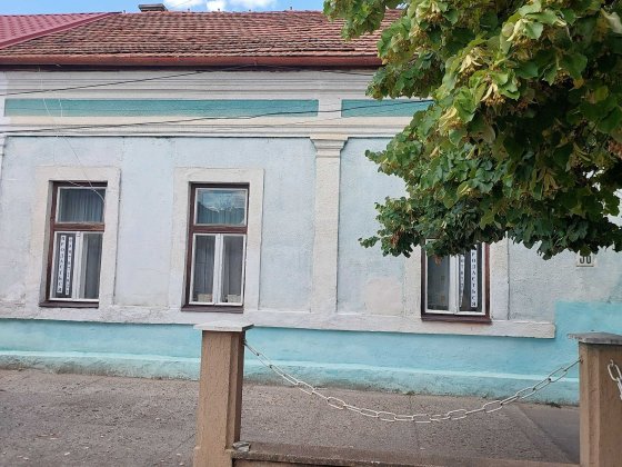 Продається в центрі Берегова квартира в спільному дворі Берегове