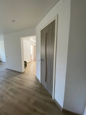 Продам 2 кімнатну квартиру перебудована з 3 трехкомнатної - фото 1