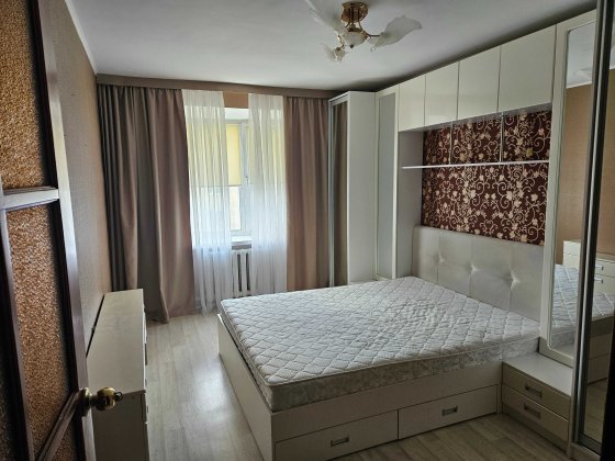 Продається трикімнатна чешка Бердичев
