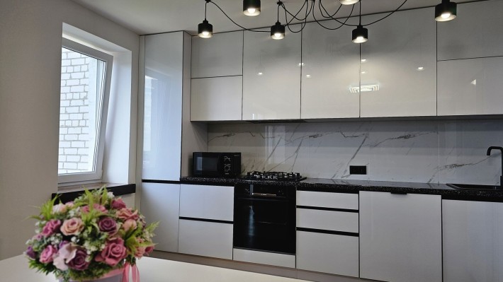 Продам 4-к. елітну  квартиру в центрі - фото 1