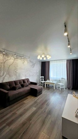 Продам 2х комнатную квартиру 10 мкр. 4 этаж - фото 1