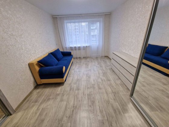 Продам квартиру 8 березня Кам'янське